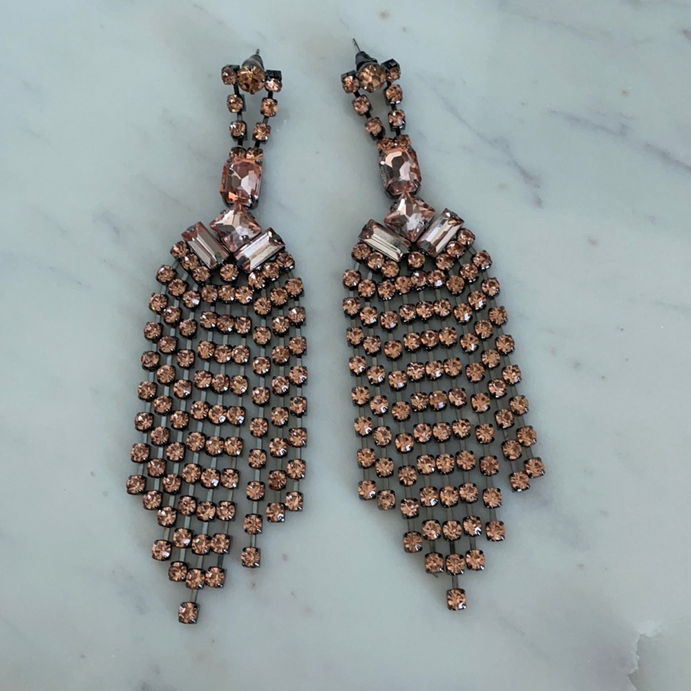 NWOT chandelier earrings in rose